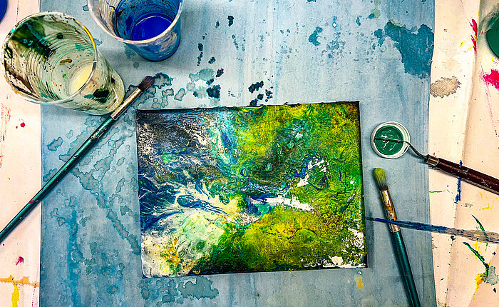 Sommernachtstraum: Abstrakte Traumlandschaften mit Acrylfarben